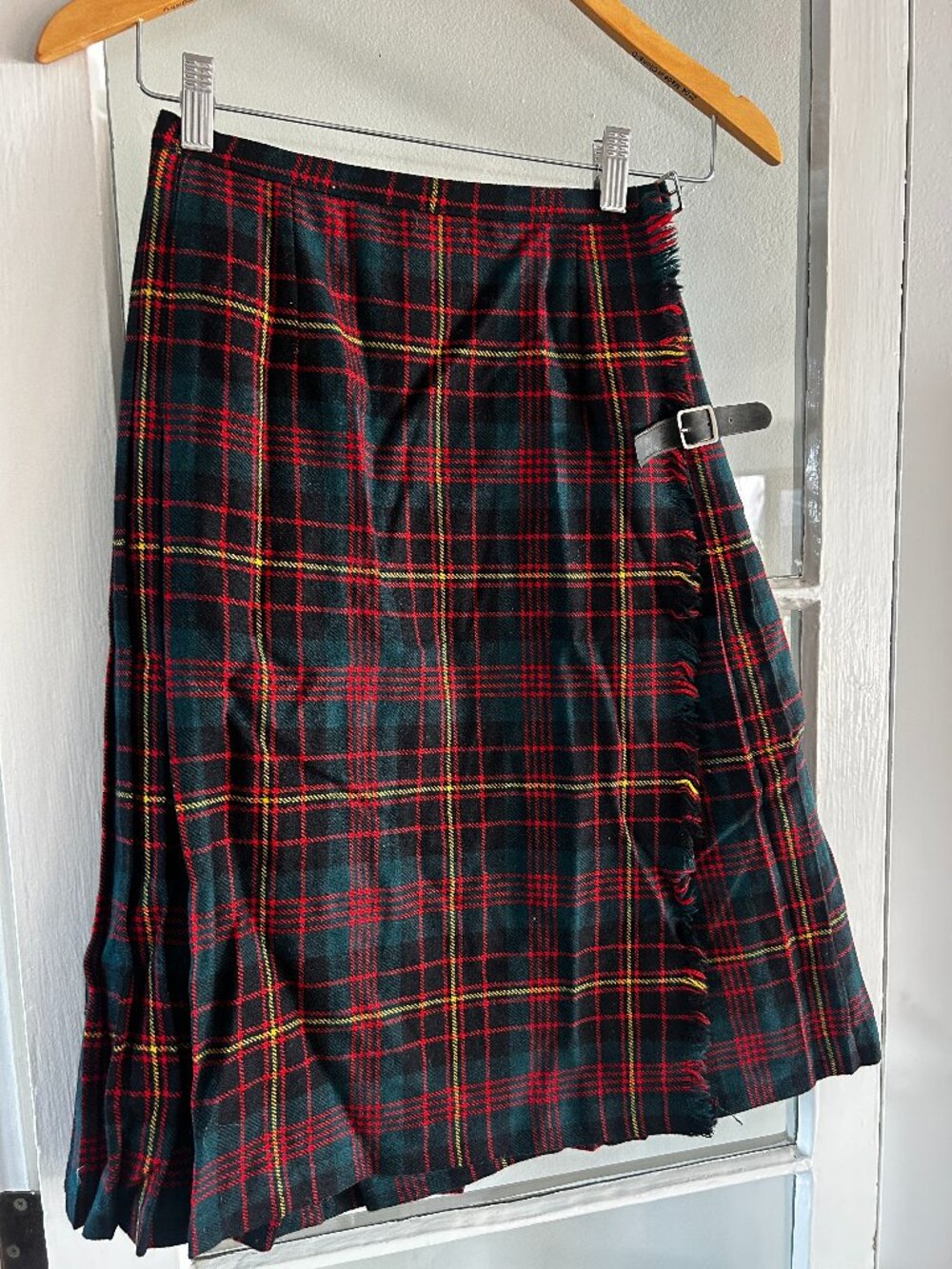 Vintage Mosbrook 100% Pure Wool Pleated Kilt Skirt Buckle Sz 8